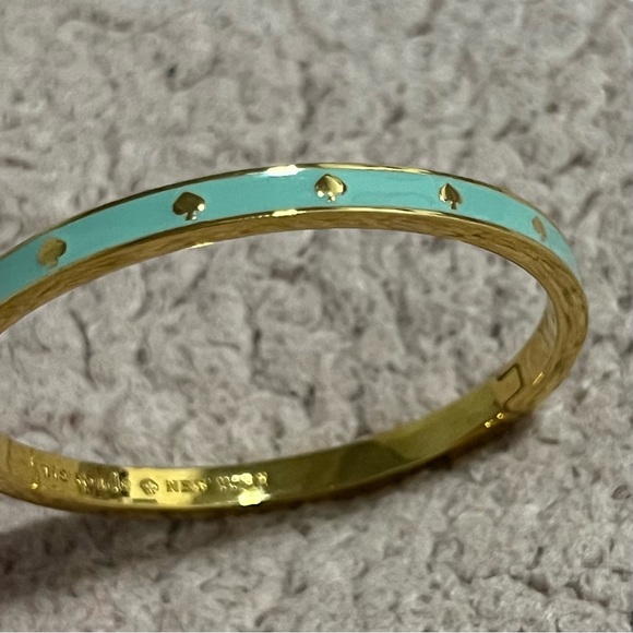 Kate Spade Spot The Spade Enamel Hinged Bangle - Picture 2 of 2